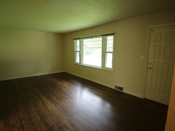4th image of 6719 Corrington Ave
