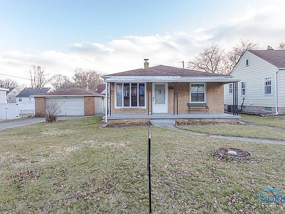 2nd image of 2041 Southmoor Dr