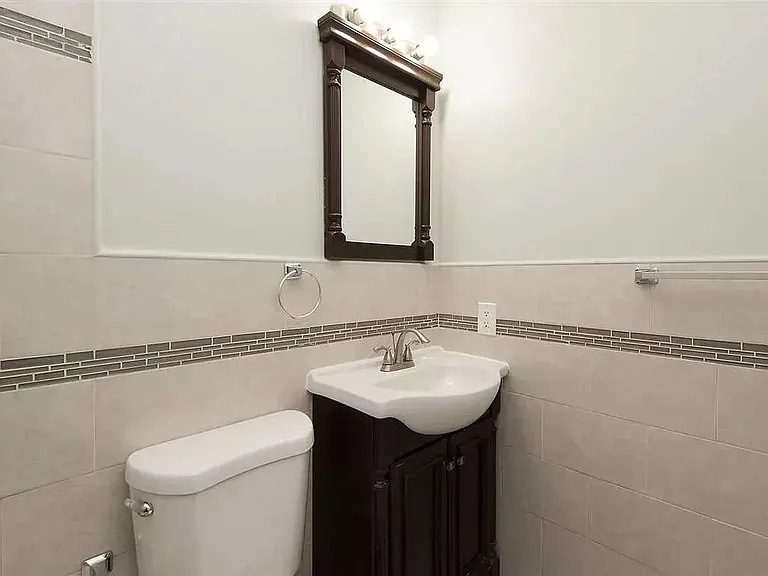 28 Van Cleef St #2 — Photo 4