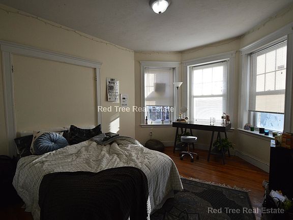 5th image of 81 Gibbs St #39