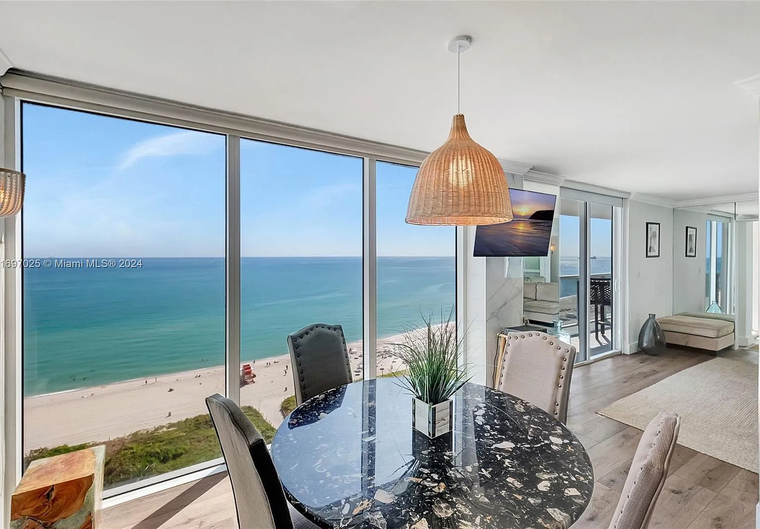The Riviera Condo — Photo 4
