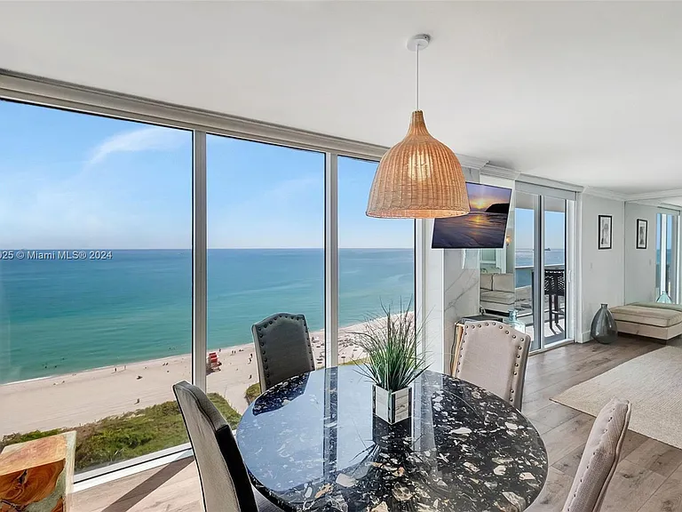 2401 Collins Ave #1902 — Photo 4