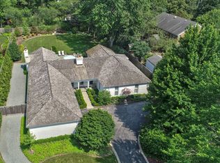 465 Lexington Dr, Lake Forest, IL 60045