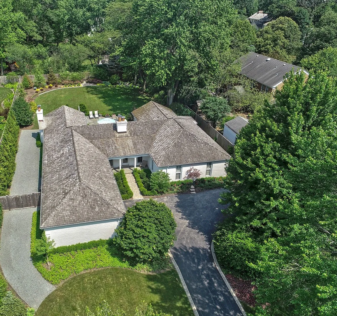465 Lexington Dr photo 1