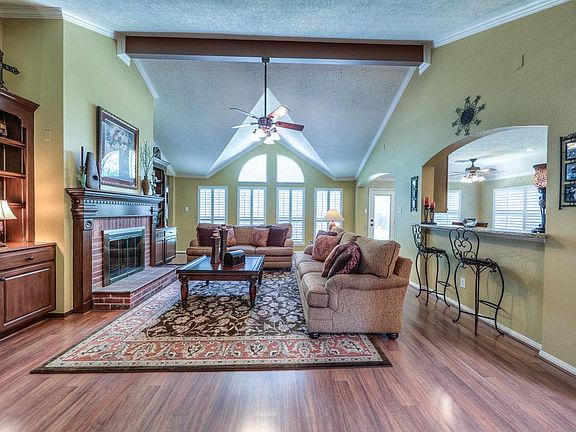5th image of 16218 Madewood St