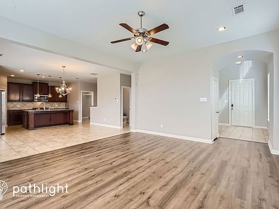 5th image of 5205 Basswood Dr