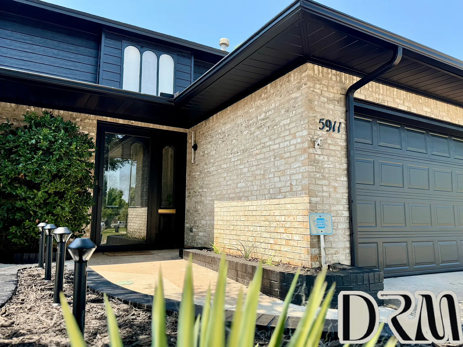 3 bed, 2.5 bath, 2200 sqft, $2,100 — Photo 2