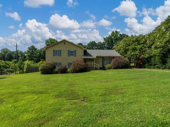 3601 Nutmeg Dr, Columbus, GA 31909