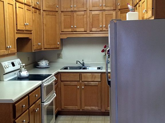 3rd image of 208 Missouri Ave