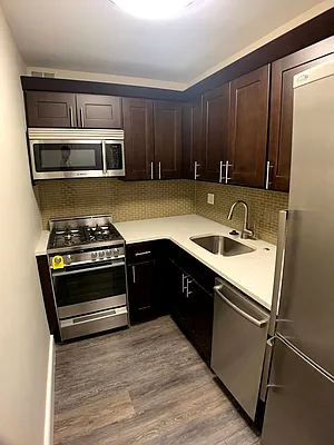 Rented by Greystar | media 6