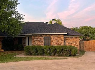 1313 Nueces Ct, Benbrook, TX 76126