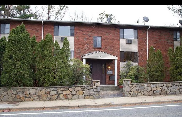 2 bed, 900 sqft, $1,600 — Photo 2
