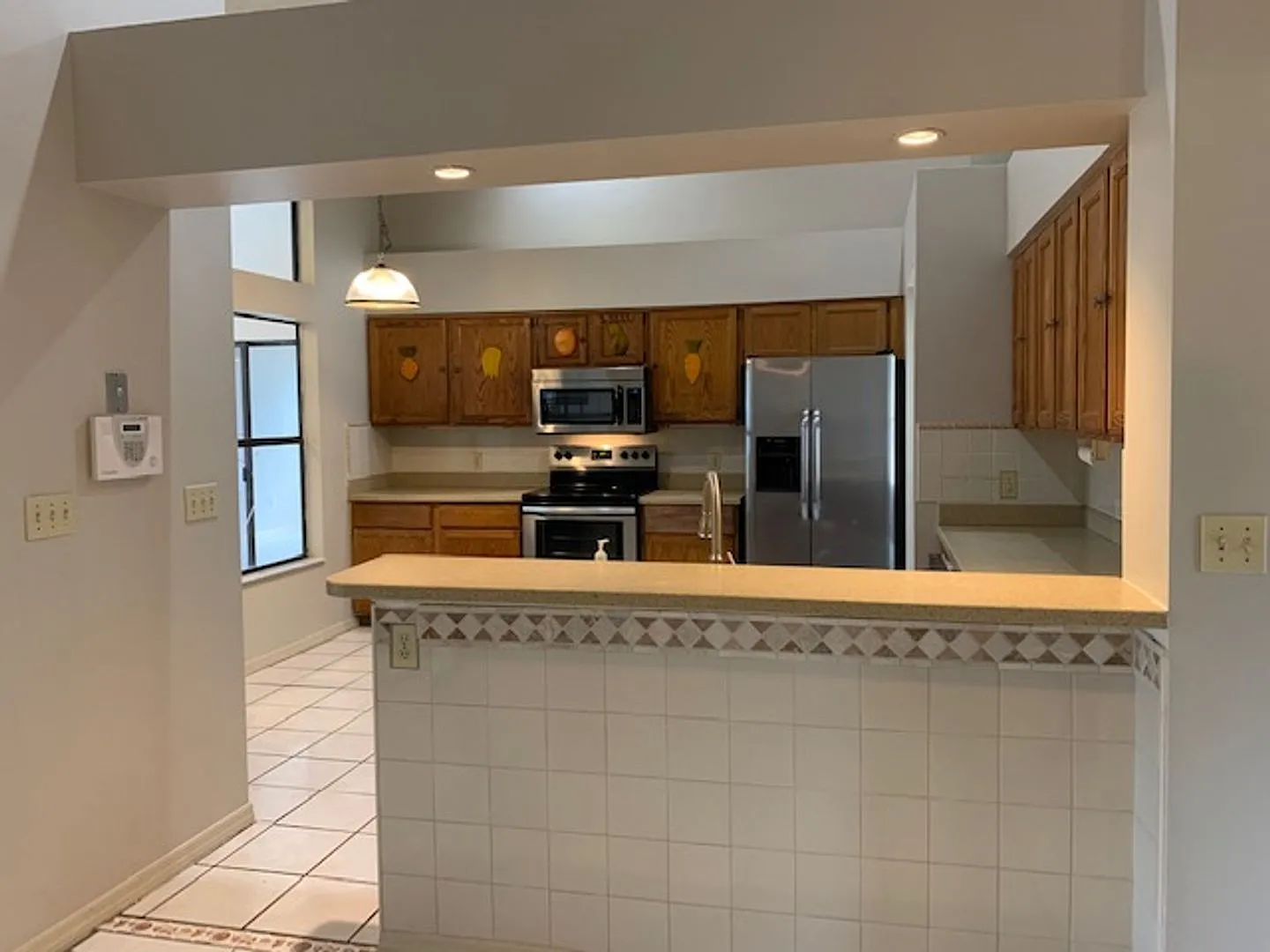 Large Palm Bay Pool Home — Photo 4