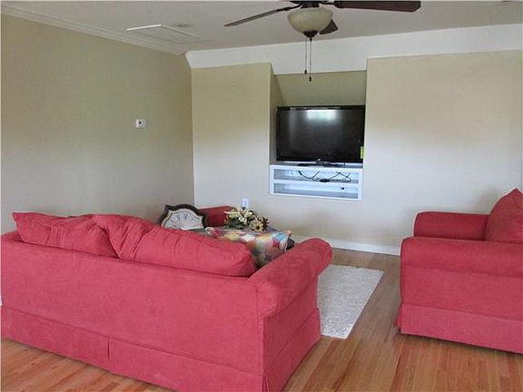 3rd image of 640 Gardenia Way