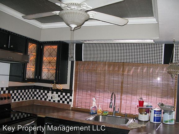 3rd image of 5289 Wilbur St