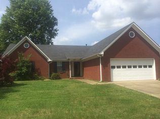 4932 Baywood Dr, Millington, TN 38053