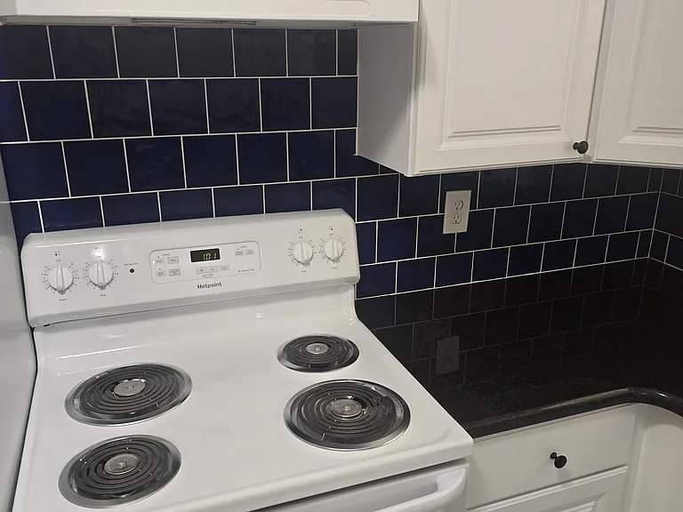6550 Venture Dr — Photo 28