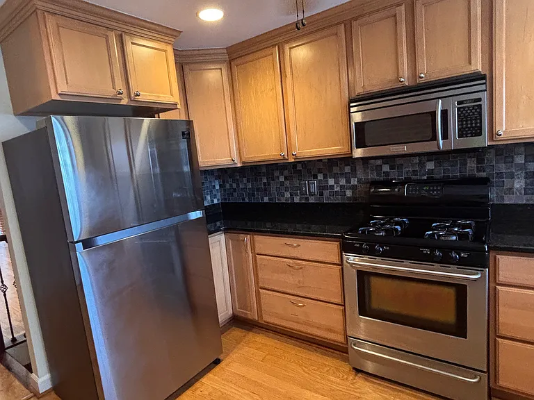 119 N Bradford St — Photo 6