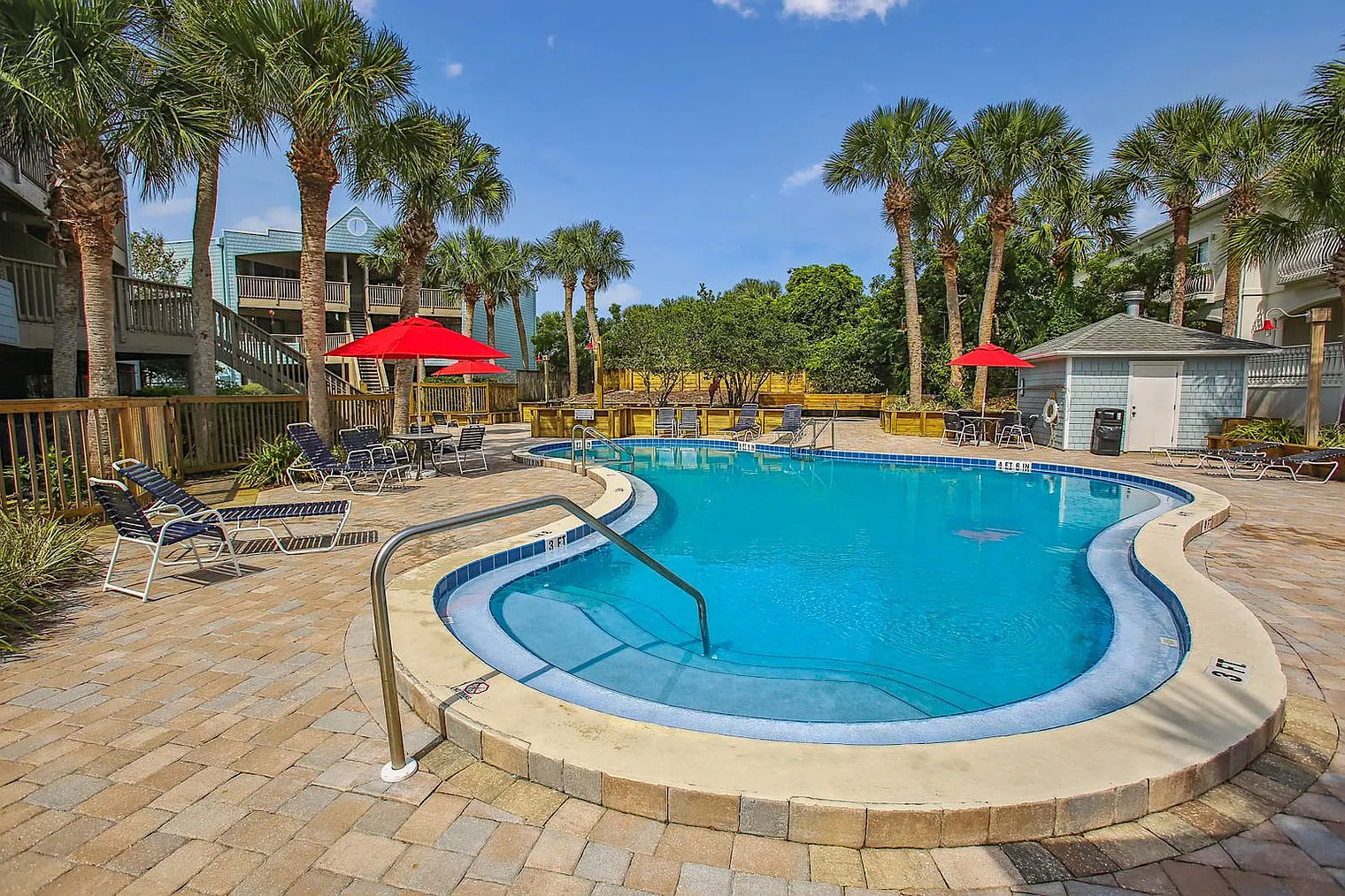 2 bed, 2.0 bath, 1076 sqft, $7,170 — Photo 3