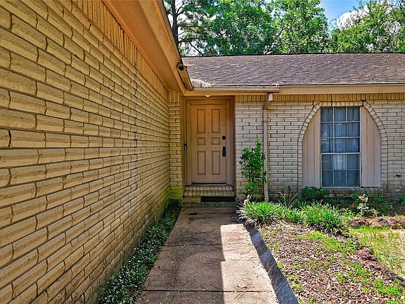 4th image of 9515 Rannock Way