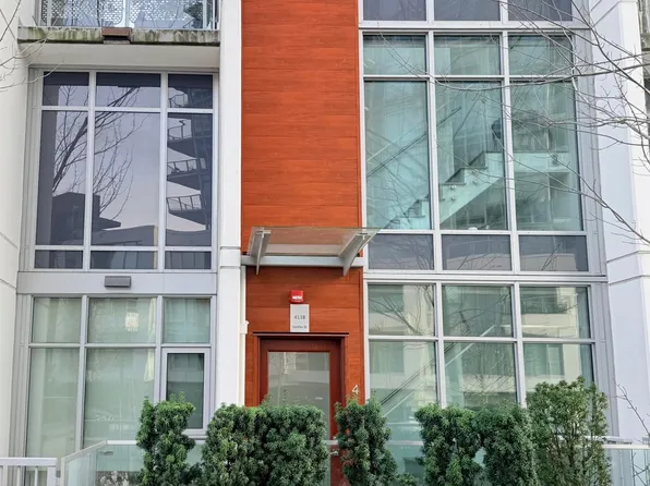 4118 Halifax St, Burnaby, BC V5C 3X3