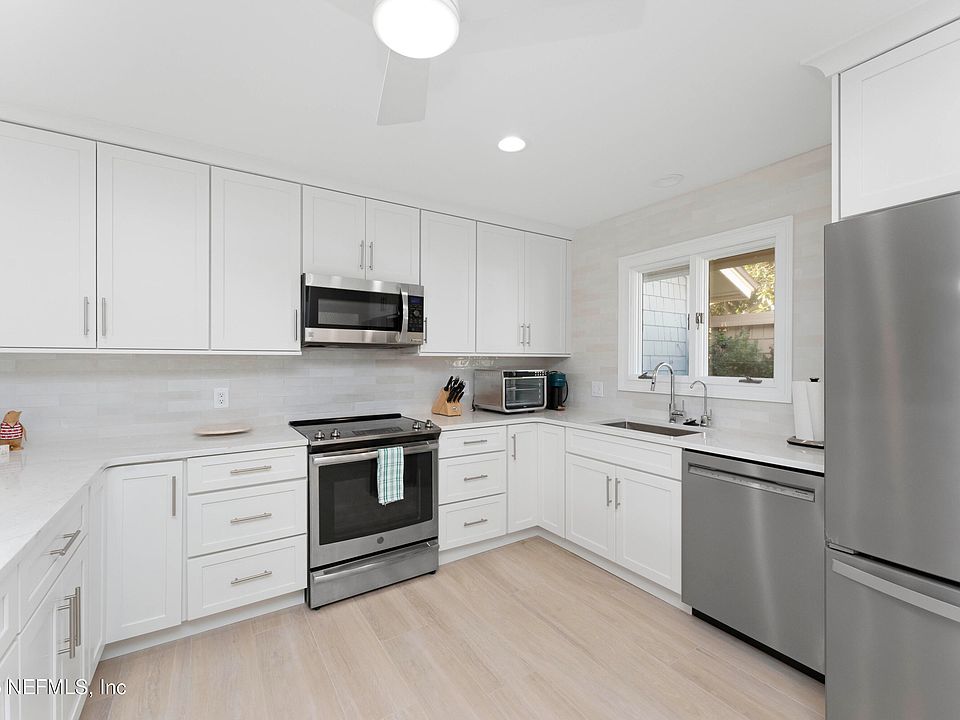 2nd image of 30 FISHERMANS COVE Road