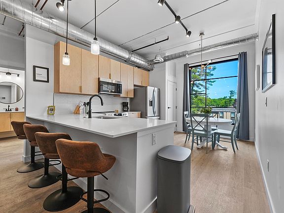 5th image of 1825-112 E 8th St