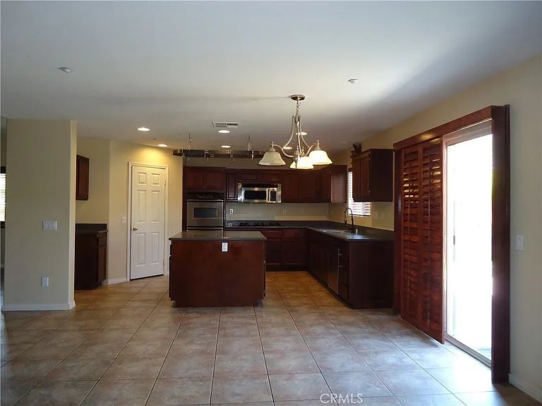 1093 Tangerine Dr — Photo 5