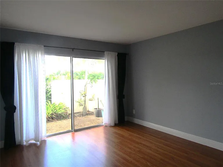2405 Crispin Ct #E-1 — Photo 11