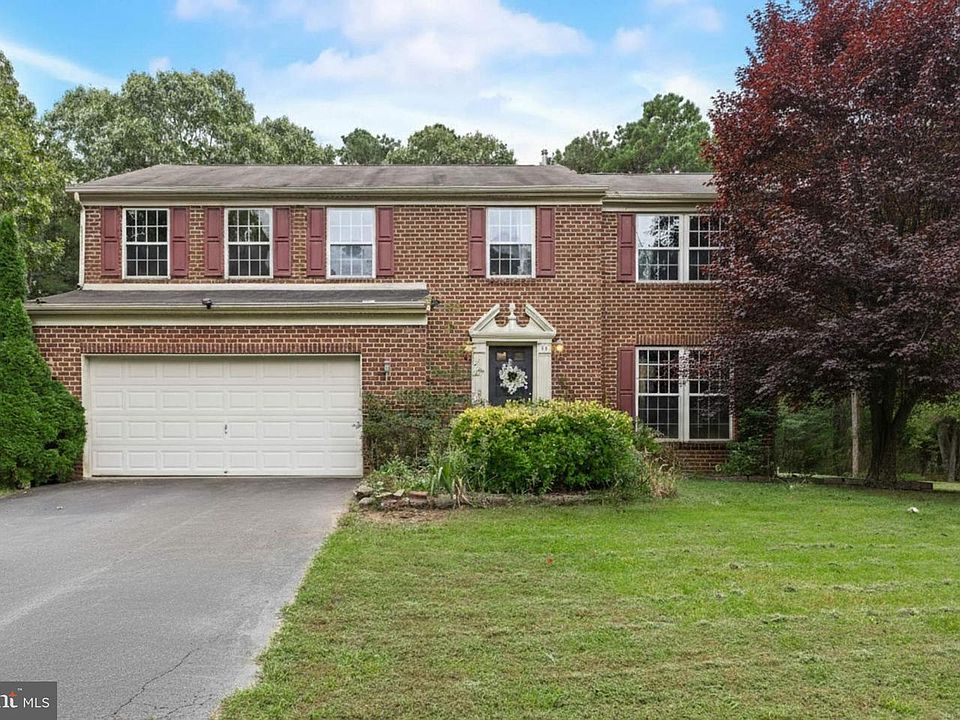 1st image of 15 Holly Hills Ln
