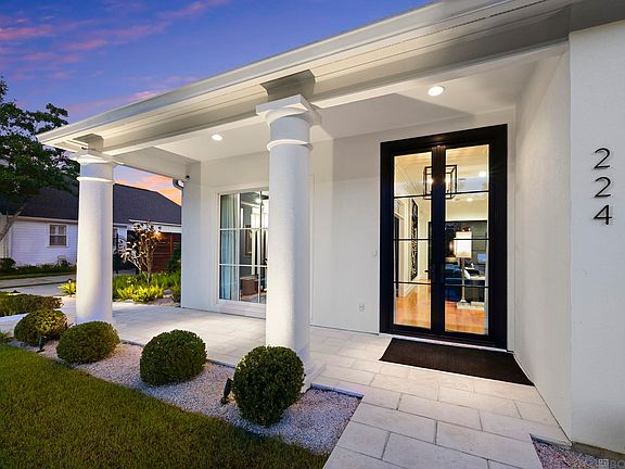 3rd image of 224 Plantation Ridge Ln