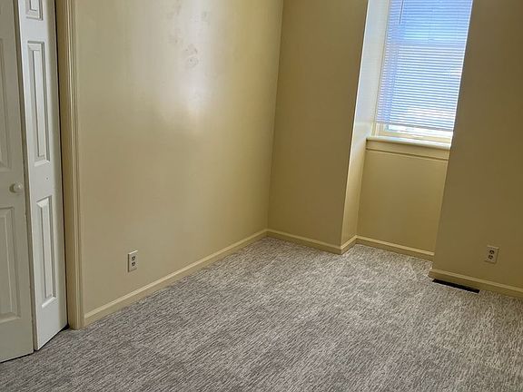 3rd image of 1107 Linden Ave #31