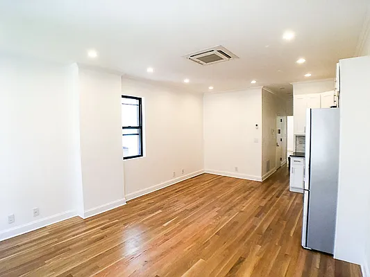 Rented by Francine Realty | media 19