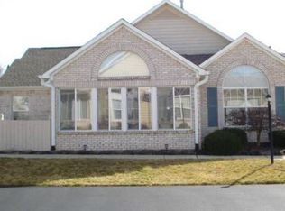 7384 Lake Lakota Pl, Indianapolis, IN 46217