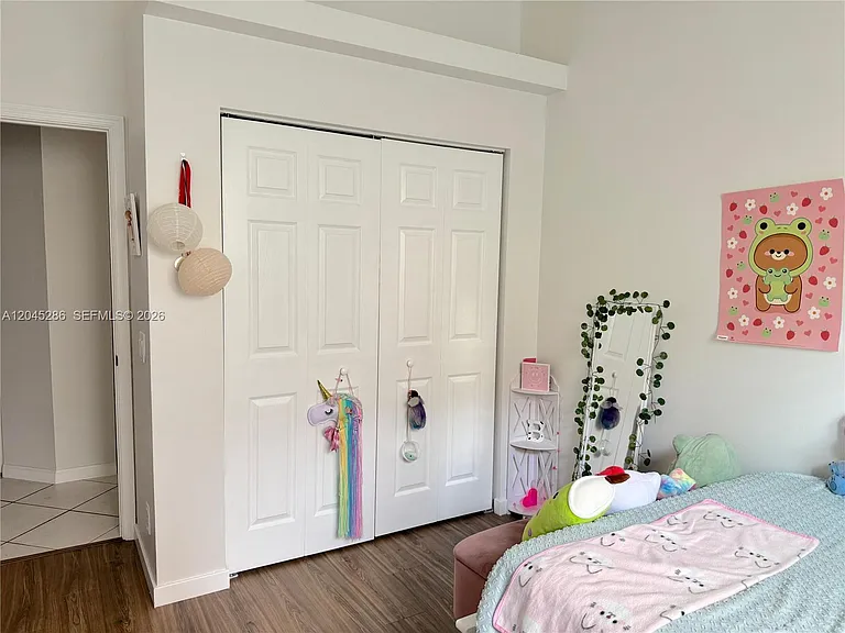 1074 Bluewood Ter — Photo 22