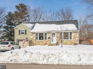 74 Northview Dr, Glenside, PA 19038