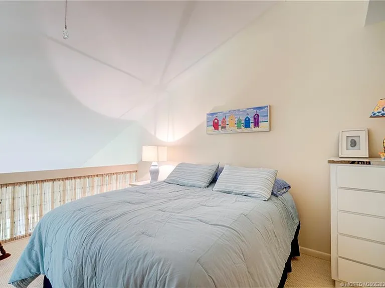 233 NE Edgewater Dr #201 — Photo 48