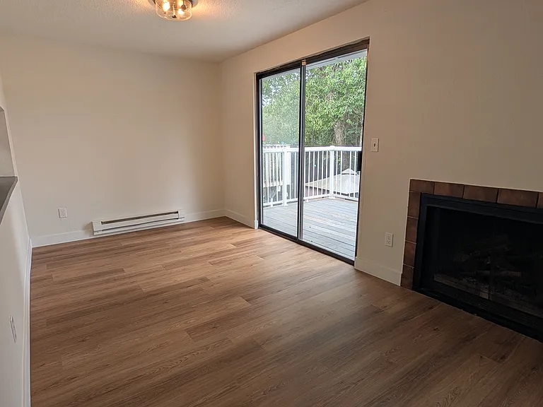2826 D Pl SE #C — Photo 7