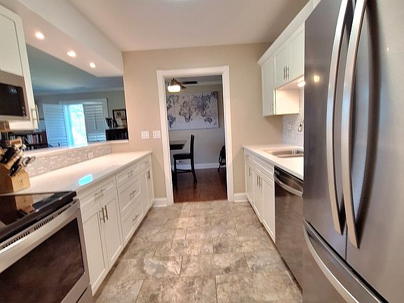 5th image of 7324 Heritage Ct APT 2F