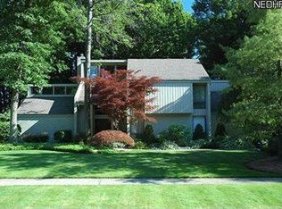 31115 Roxbury Park Dr, Bay Village, OH