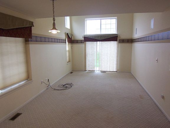 4th image of 2296 Scott Ln #N