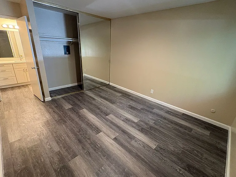 Stanford Garden Apartments — Photo 45