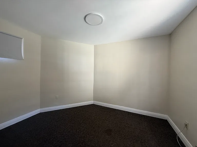 732 Wellington St — Photo 7