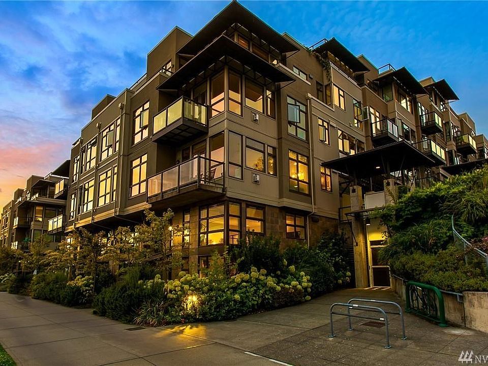 Building from Wallingford Steps + Burke Gilman trail (unit is through first entrance on the right)