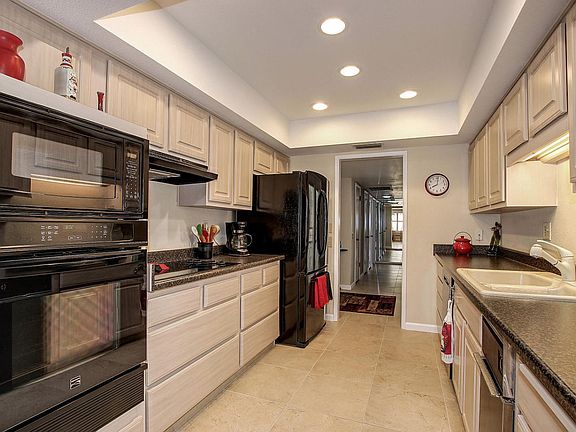 5th image of 12822 W Maplewood Dr