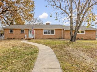 901 Lakewood Dr, Colonial Heights, VA 23834