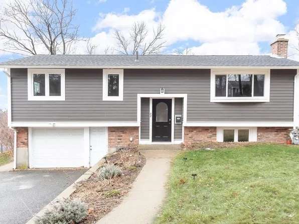 62 Old Bolton Rd, Hudson, MA 01749