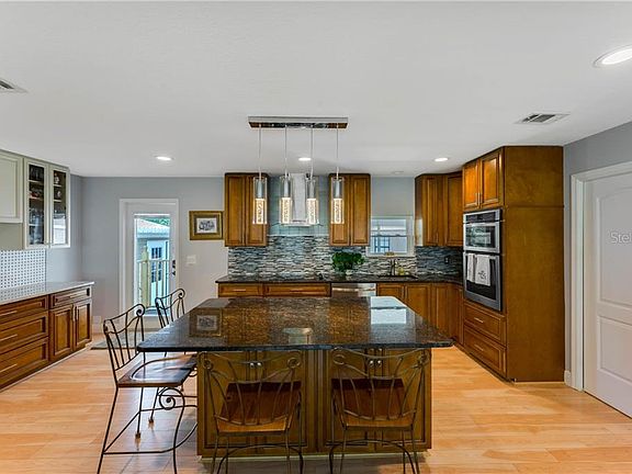 3rd image of 88 Bonita Cir