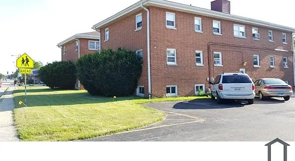 2 bed, $1,560 — Photo 2