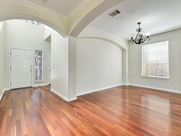 5th image of 20308 Farm Pond Ln